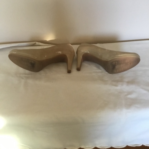 Nearly New Very Comfortable Heels - Picture 5 of 5